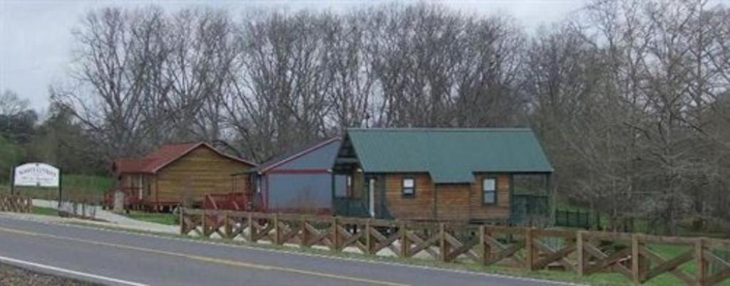 Susan'S Cottages Alexandria Exterior photo